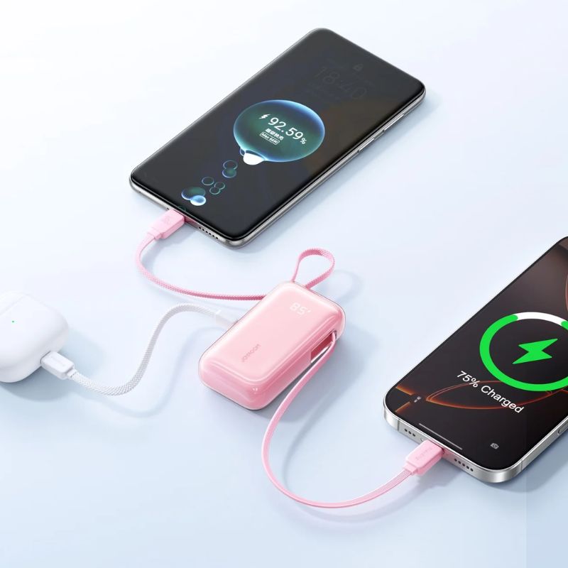 JoyRoom JR-PR2 35W with Built-in Retractable Cable Power Bank [10K mAh] [1 Port + USB-C Cable]