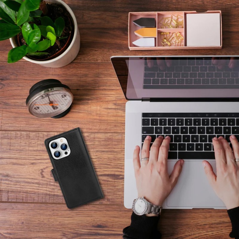 Uniq Glow [MagSafe] Magnetic Wallet Case, iPhone 16 Pro